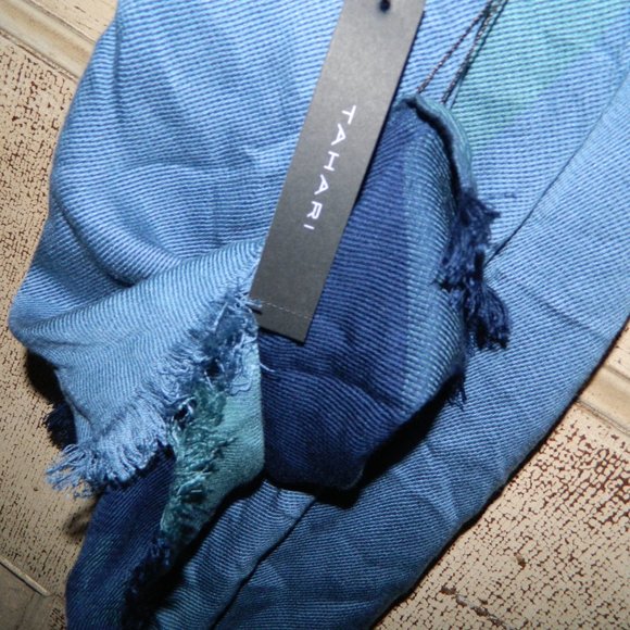 Tahari Bamboo Long Scarf NWT!! - Picture 2 of 3